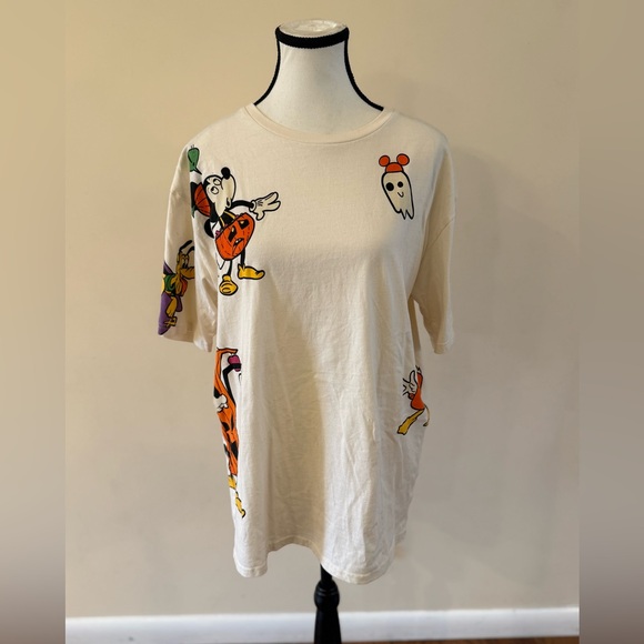 Disney Tops - Disney Halloween Mickey and Friends T-SHIRT